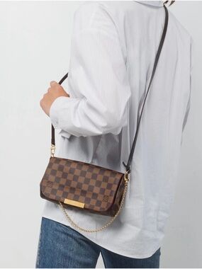 Louis Vuitton
Favorite Damier Ebene
